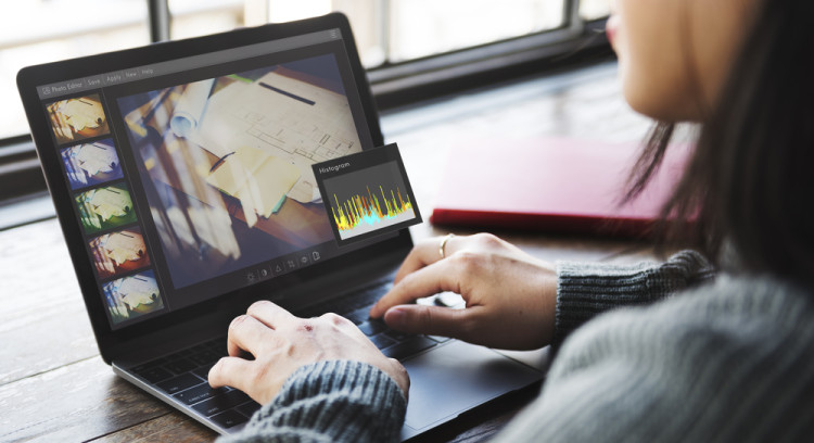 8 Pro Tips for Shooting Perfect Photos in Low Light — Shooting RAW|750x408